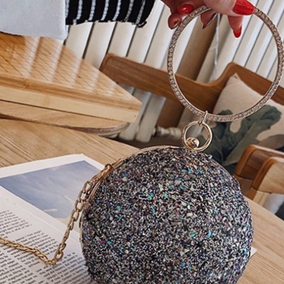 Rhinestone round clutch - Picture 4 of 4